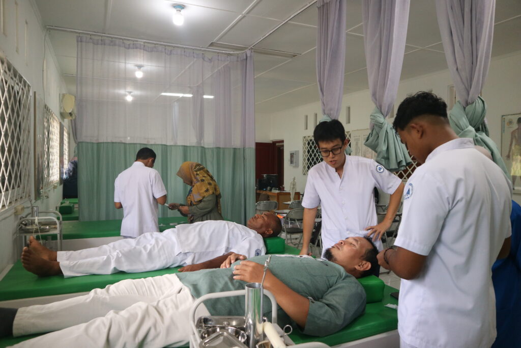 Kegiatan di kampus Akademi Akupunktur Aceh